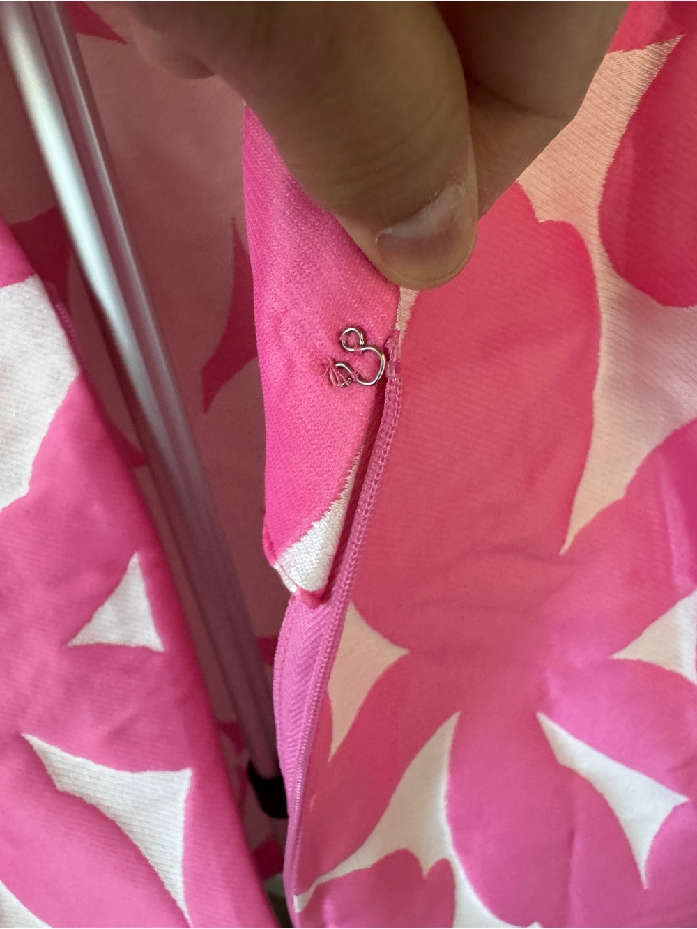 TUCKERNUCK Pink Italian Floral Jacquard Mason Blouse Tie Back Mock Neck - XSmall - Picture 10 of 14